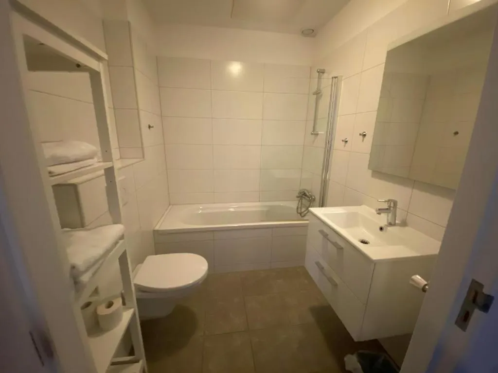 Hotel La Noire - Delft City Centre