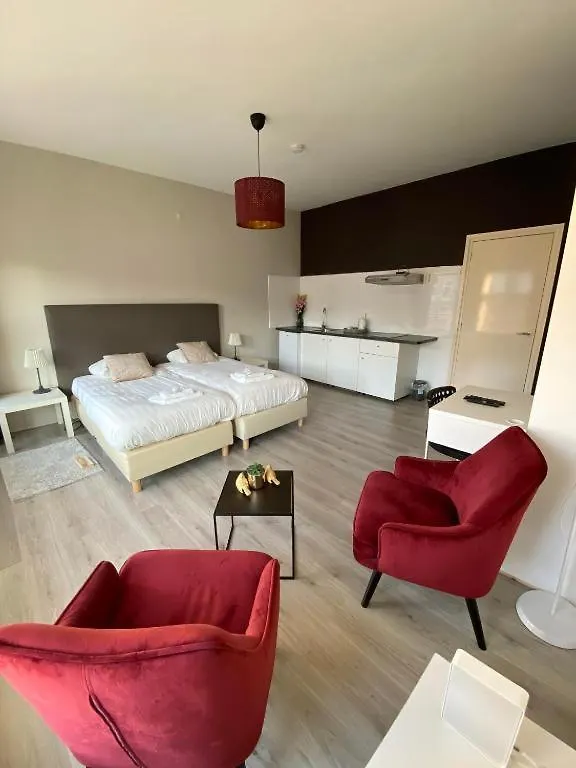 Hotel La Noire - Delft City Centre 4*,
